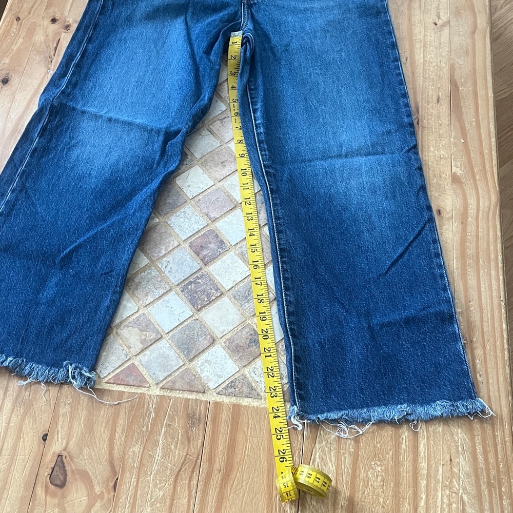Levi's Women's Straight Leg Jeans in Classic Blue - Picture 13 of 14